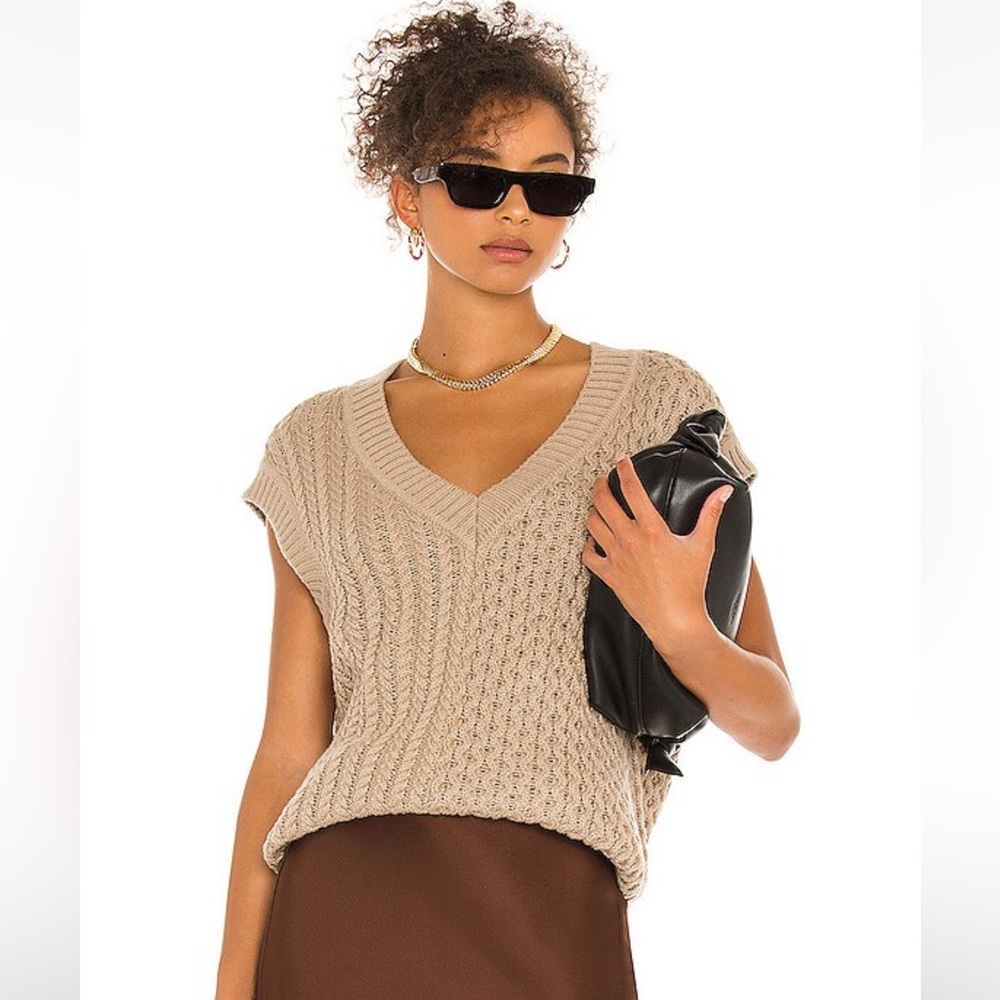Hara Sweater Vest in Tamarind
L'Academie NWT